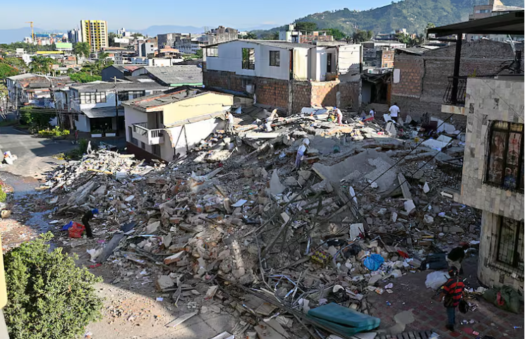 Sube a 239 la cifra de muertos por el terremoto de magnitud 7,4 en Colombia