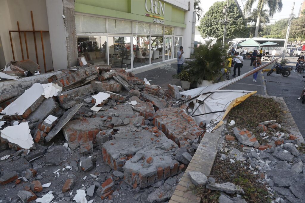 Terremoto ya deja más de 200 muertos y cientos de heridos en Colombia
